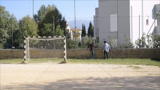 Perfect Ragazzo superdotato trivella le vecchie vicine di casa with guy